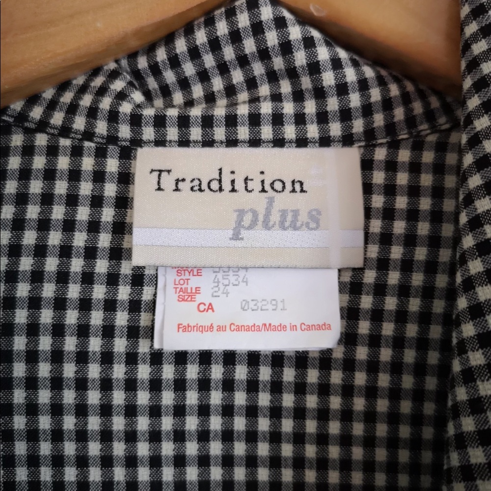 +size buttoned up top w/ attached black camisole